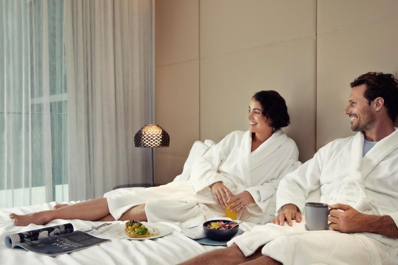 The Westin Brisbane Hotel Ngoại thất bức ảnh A couple wearing bathrobes