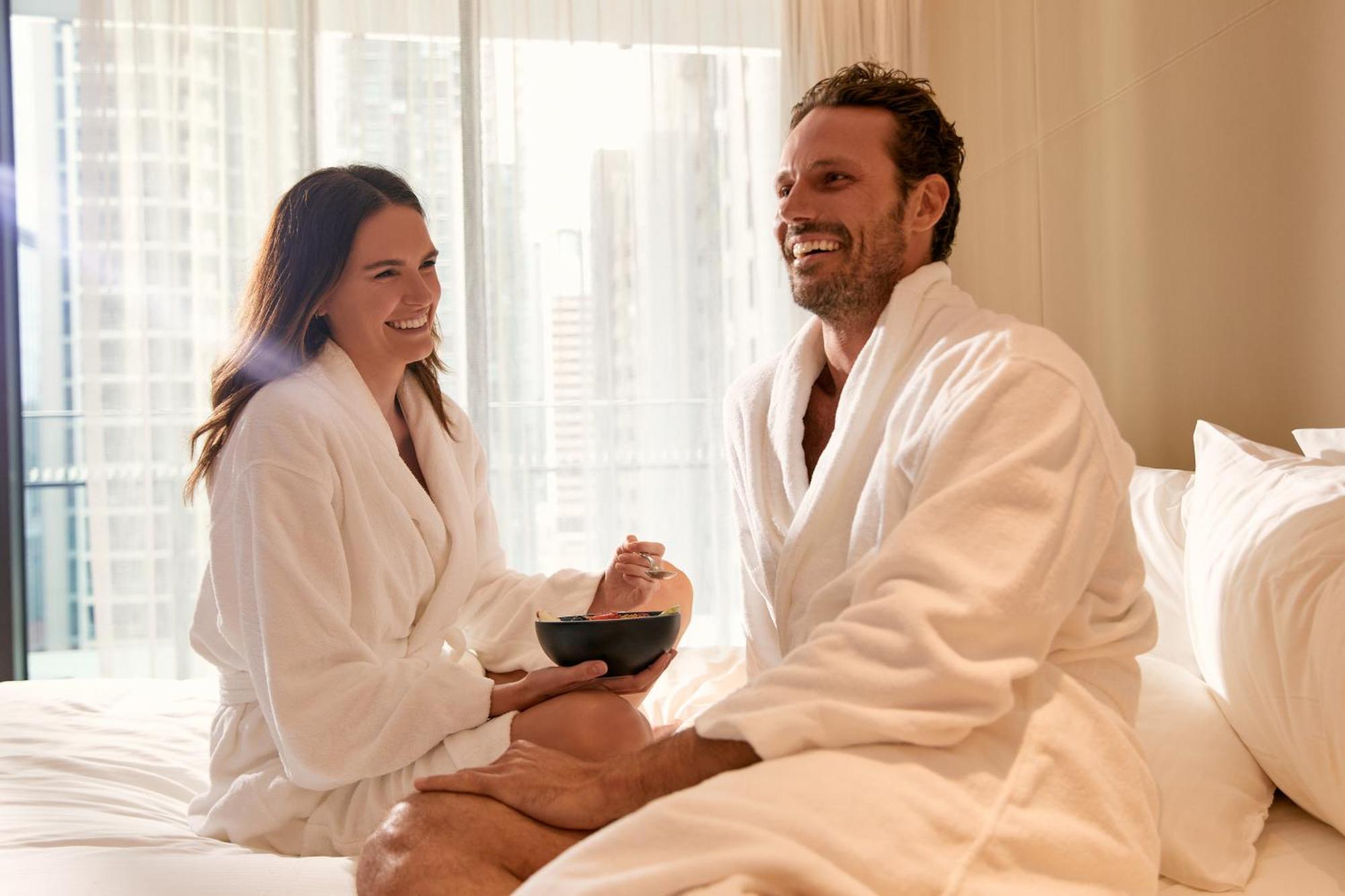 The Westin Brisbane Hotel Ngoại thất bức ảnh A couple wearing bathrobes